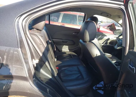 2017 Chevrolet Sonic Premier Auto z USA, uszkodzony, nr VIN 1G1JF5SB1H4133877